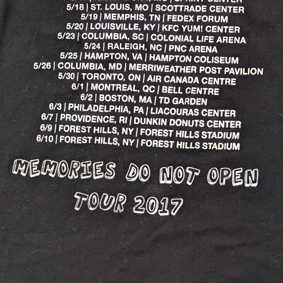 The Chainsmokers Vintage 2017 Concert Tee Memories Do Not Open Loc/Dates Back - Picture 7 of 7